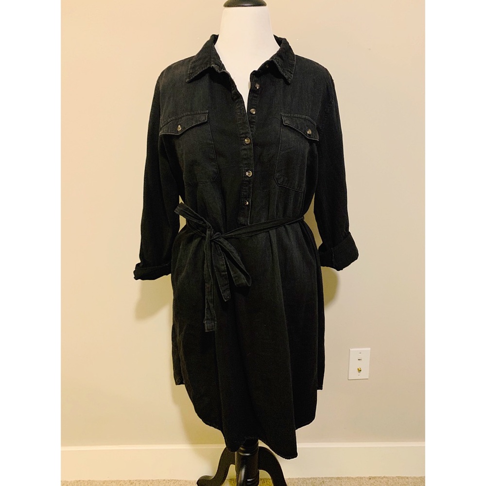 NWOT Universal Thread belted shirt dress